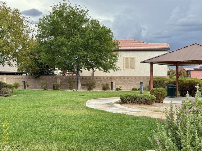 Building Photo - 712 E Caballo Hills Ave