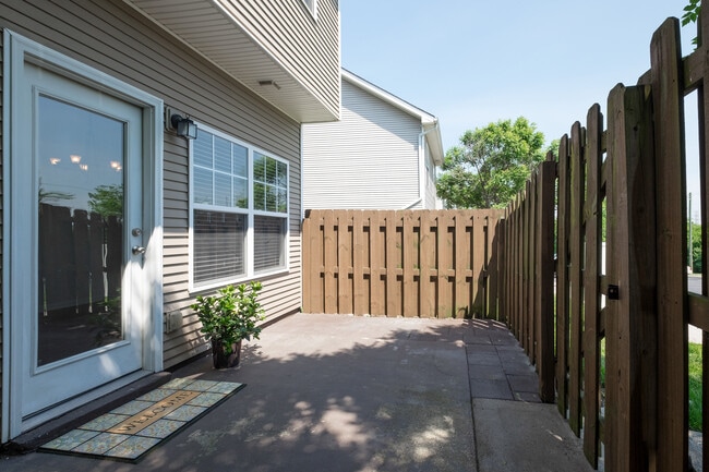 Back patio - 720 Vernon Ave