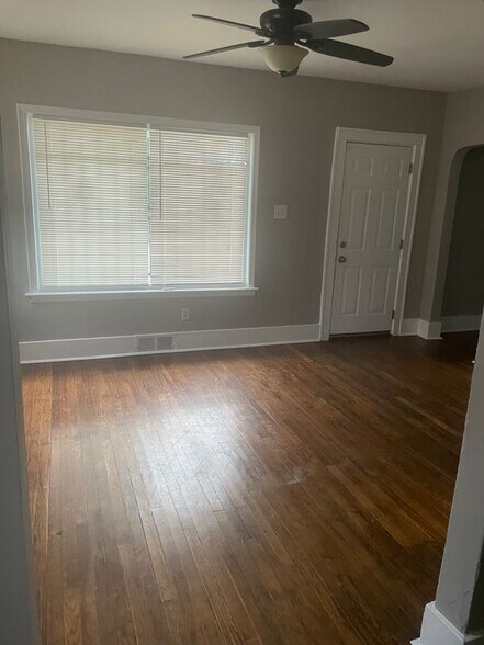 Building Photo - 19339 Fenelon St