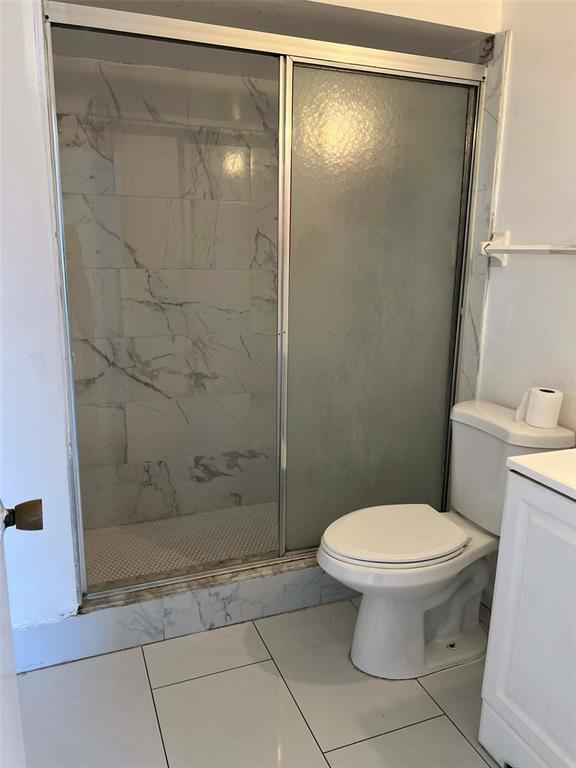 Building Photo - 1662 Cresthaven Ave