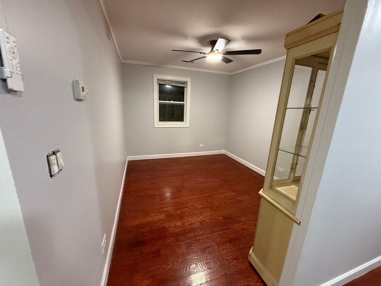 Building Photo - 5351 N Kimball Ave