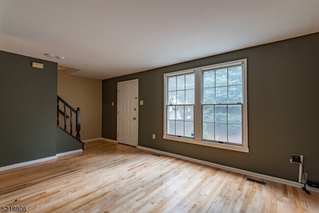 Building Photo - 20 Garden Ave