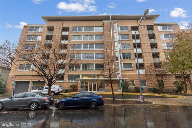 Building Photo - 350 G St SW