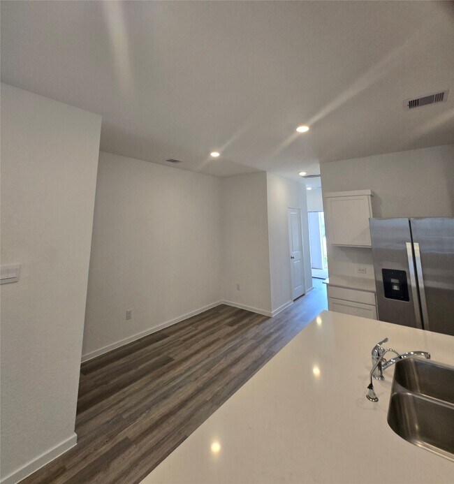 Building Photo - 939 Moon Drop Ln
