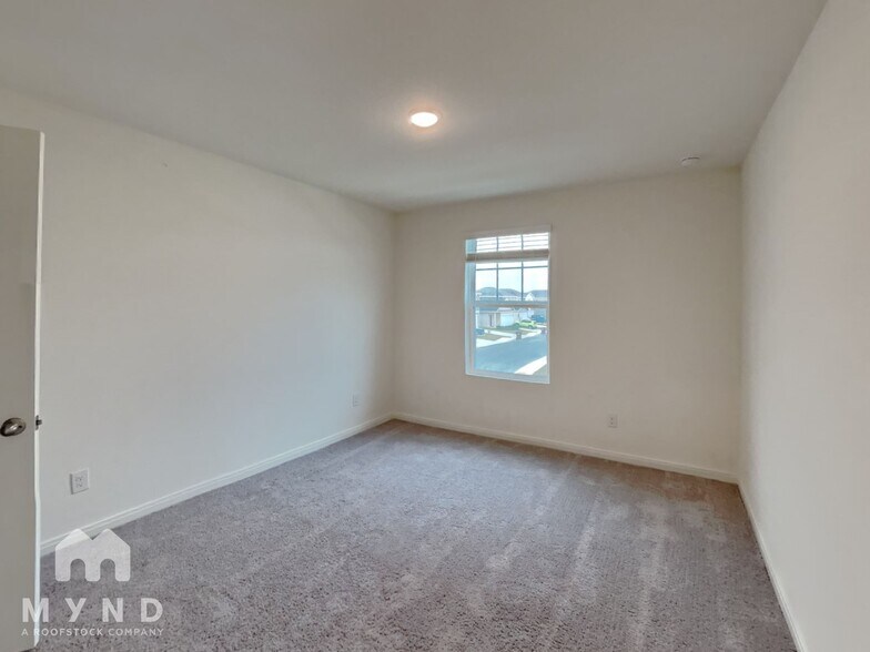 Building Photo - 14462 Palm Ridge