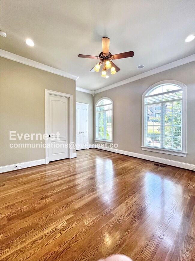 Building Photo - 9558 Hampton Reserve Dr