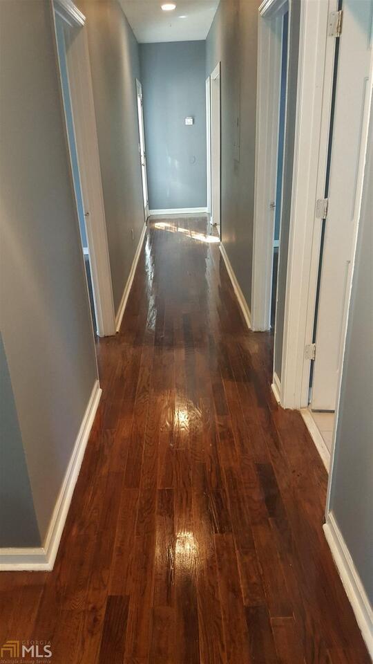 Building Photo - 854 Ridge Ave NW