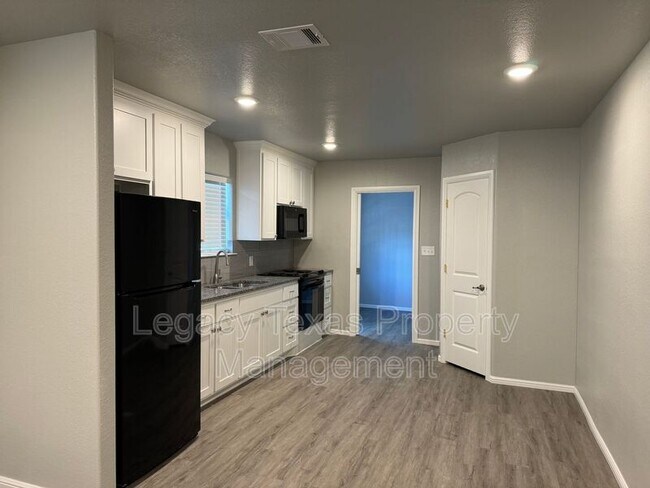 Building Photo - 112 W Wilson St