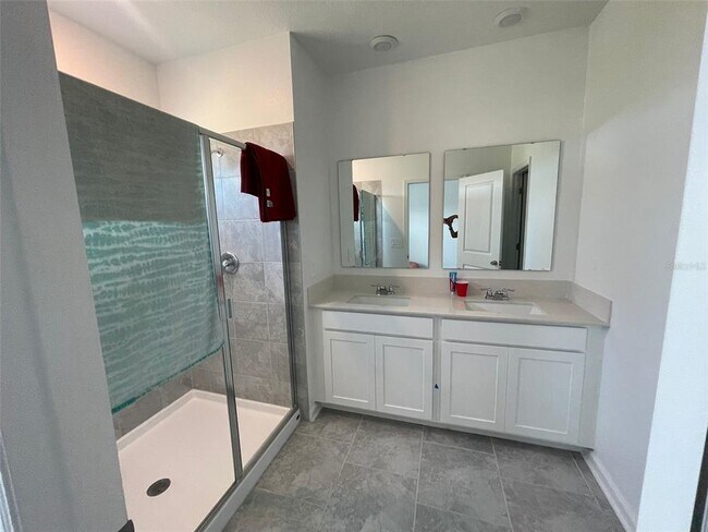 Building Photo - 3125 Laurent Lp