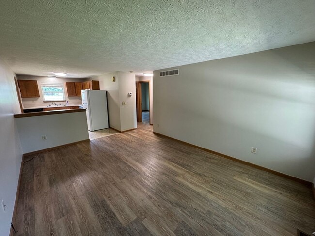 Building Photo - 639 W Highland