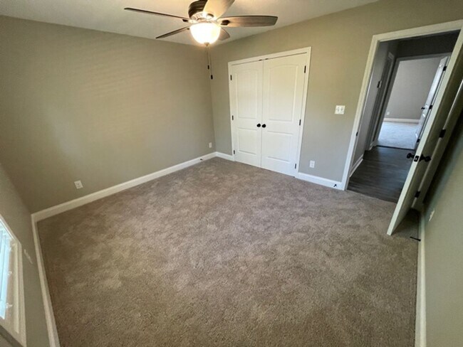 Building Photo - Maryville 37803 - 3 bedroom, 2 bath rancher - Call Ed Johnson (865) 924-5045