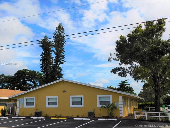 Building Photo - 5972