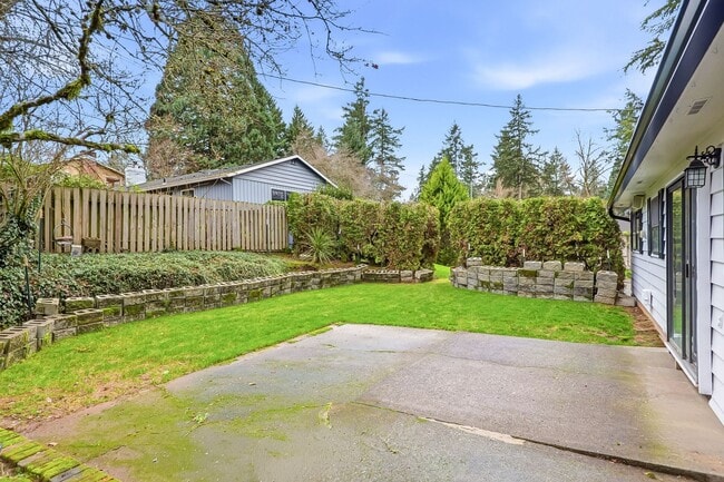 Building Photo - Charming Lake Oswego Home on Large Corner Lot – 3BR, 2.5BA + Bonus Room