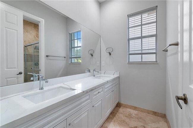 Building Photo - 10980 NW 78th Pl