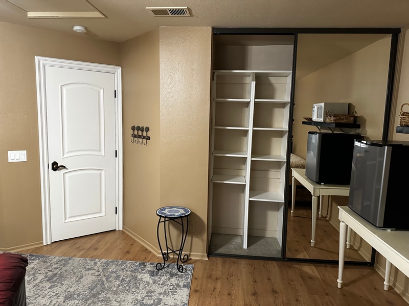 Building Photo - 494 Nicolas Rd