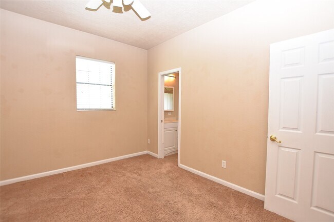 Building Photo - 405 Mc Kinney Ln