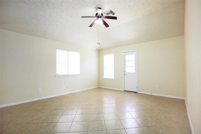 Building Photo - 8410 Taraglen Ct