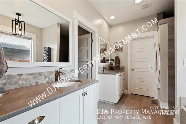 Building Photo - 10979 W Leilani Dr