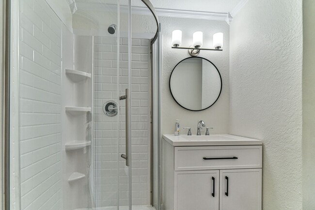 Building Photo - Charming Renovated Home on Acreage — Minutes from Town