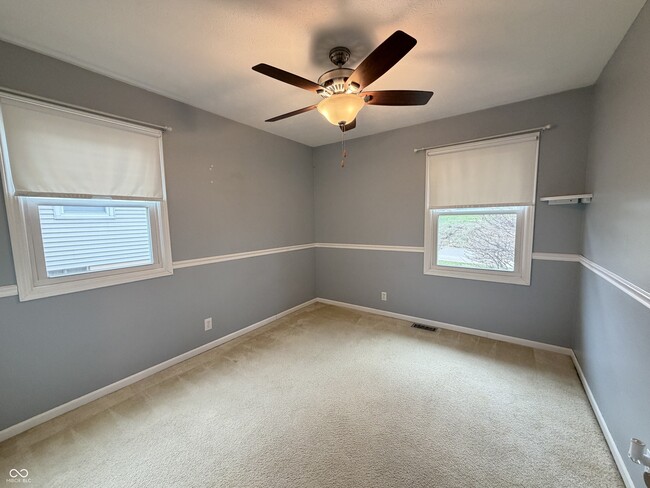 Building Photo - 911 Sunset Dr