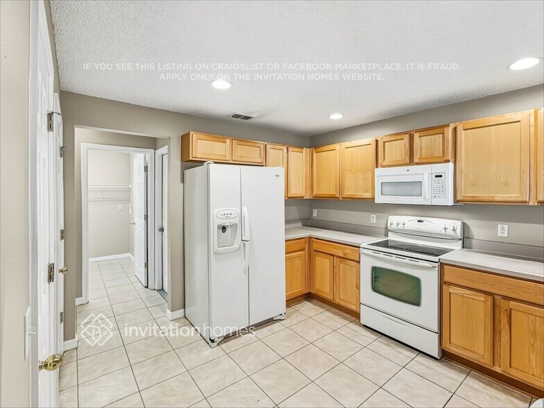 Building Photo - 1577 Piedmont Dr