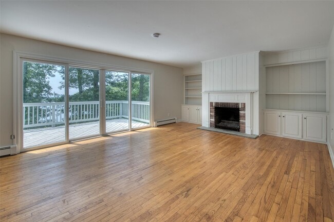 Building Photo - 400 Little Peconic Bay Rd