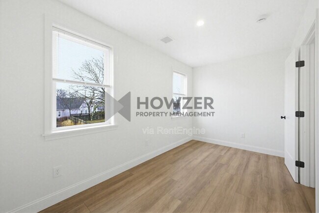 Building Photo - 24 Crocker St