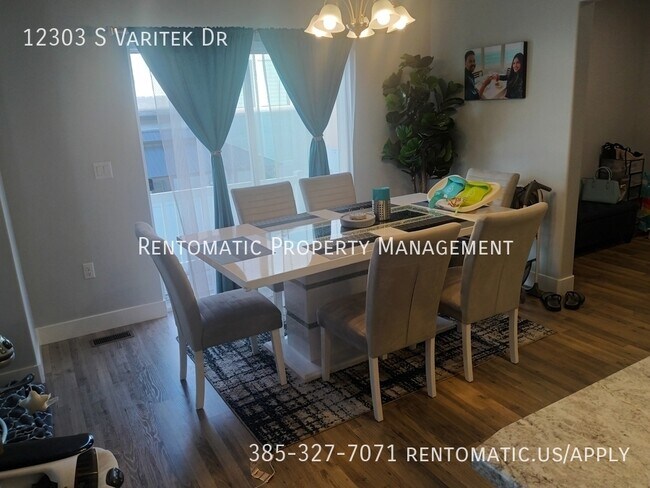 Building Photo - 12303 S Varitek Dr