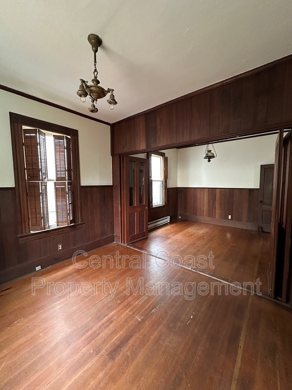 Building Photo - 205 15th St