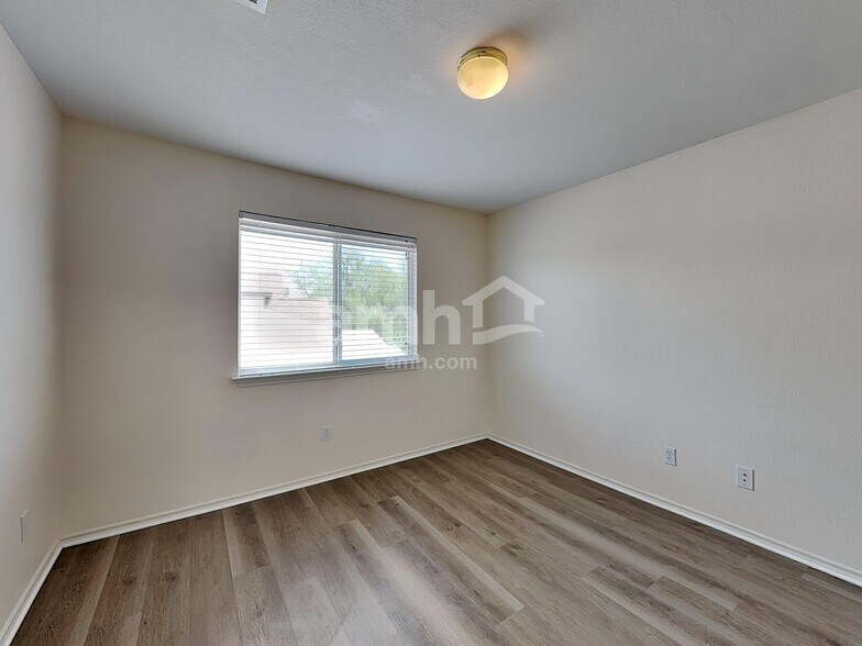 Building Photo - 23007 Airedale Ln