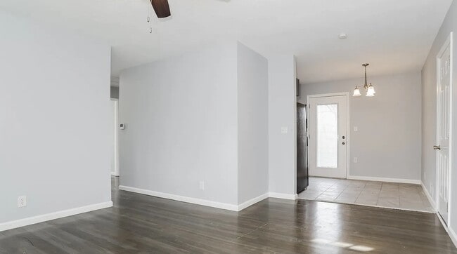 Building Photo - 14804 Bellaire Ave