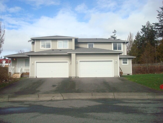 Building Photo - Amazing Duplex Located Just Minutes from WWU & Fairhaven! Prelease Now!