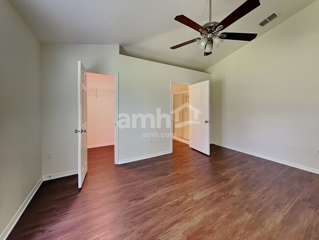 Building Photo - 1812 Roper Rd