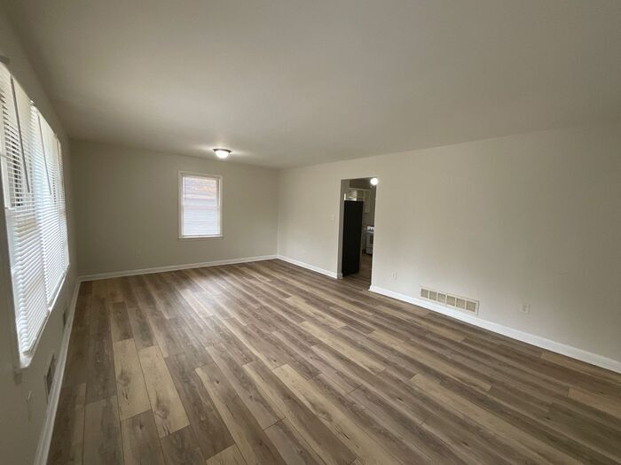 Building Photo - 3002 1st Ave SW