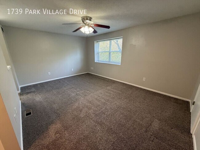 Building Photo - 1739 Park Village Dr