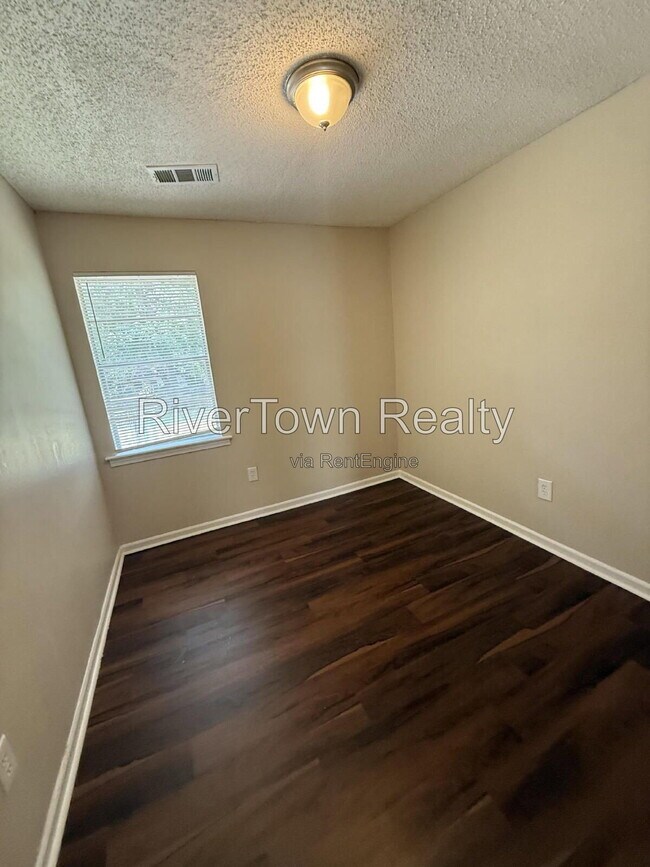 Building Photo - 3236 Sweet Springs Dr