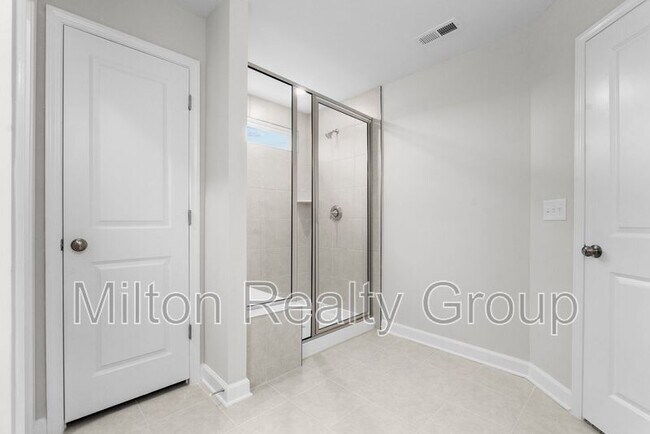 Building Photo - 71 Village Edge Dr
