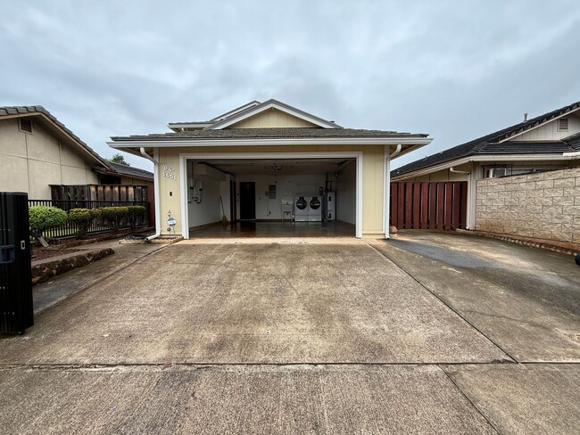 Primary Photo - Spacious 4-Bedroom Home in Waipio Gentry –...