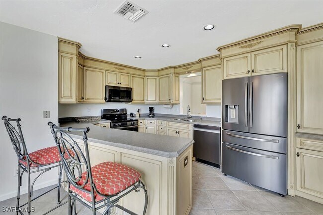 Building Photo - 5859 Westbourgh Ct