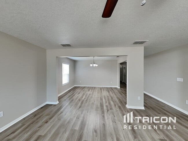 Building Photo - 9467 Northvale St