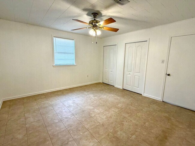 Building Photo - 43063 Black Bayou Rd