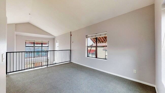 Building Photo - 2033 W 30th Ave