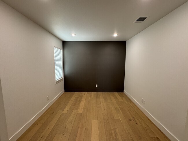 Building Photo - 4453 Cedar Creek Rd