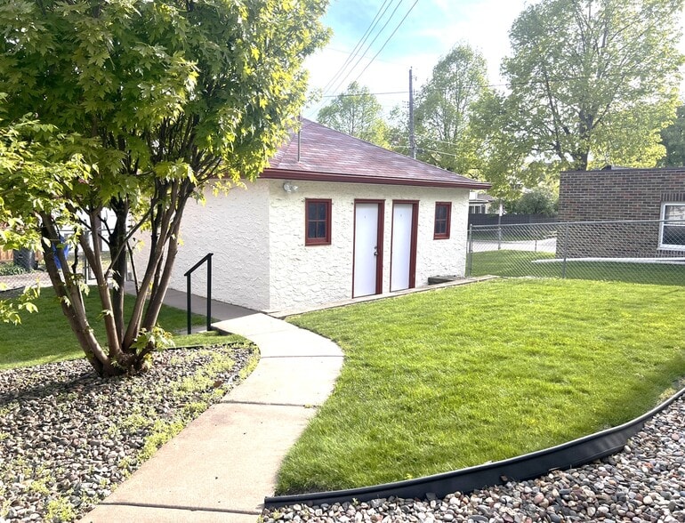 Building Photo - 2114 Randolph Ave