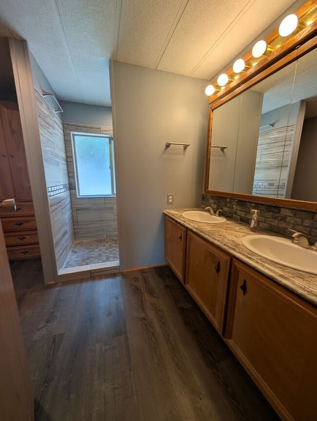 Building Photo - Spacious Horse Property on Thunderhill Roa...