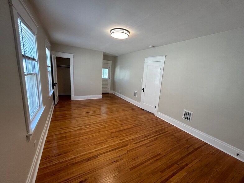 Building Photo - 473 Colvin Ave