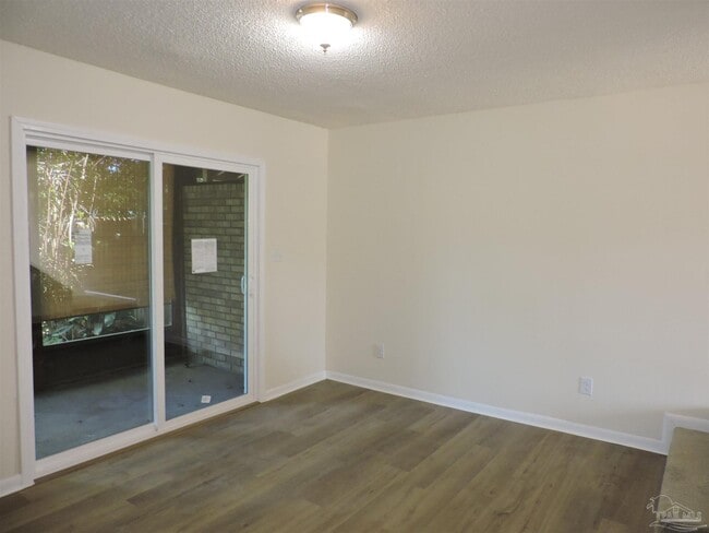 Building Photo - 728 N Fairfield Dr