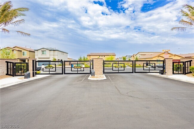 Building Photo - 5340 Maroon Guava St