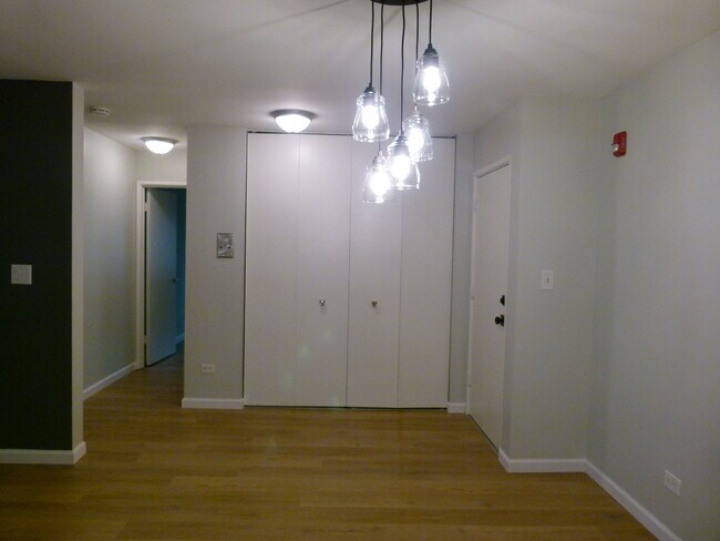 Building Photo - 535 S Cleveland Ave