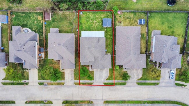 Building Photo - 122 Persimmon Dr